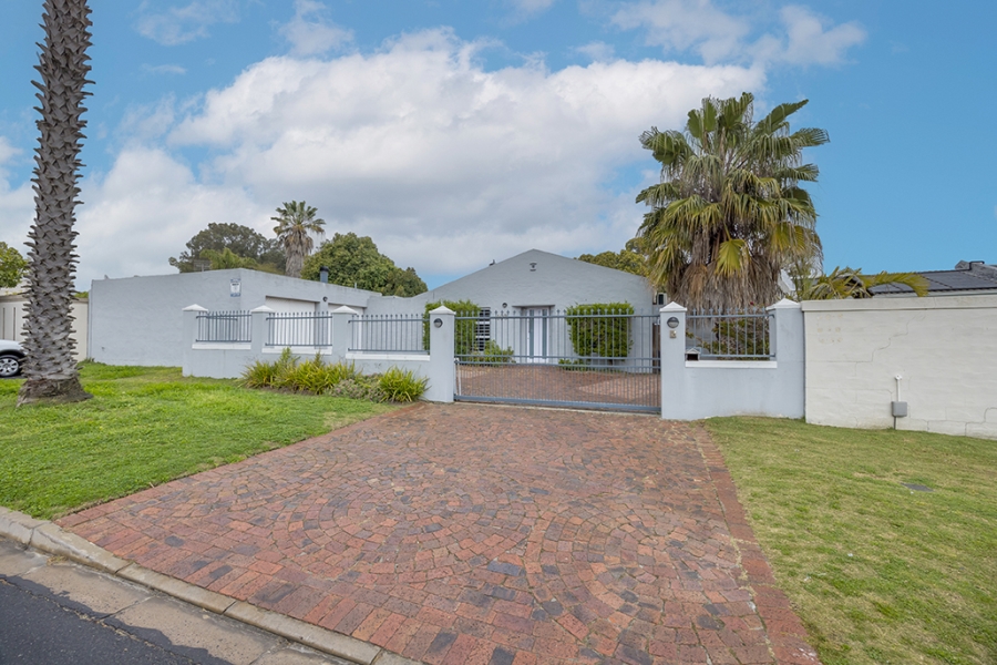 4 Bedroom Property for Sale in Edgemead Western Cape